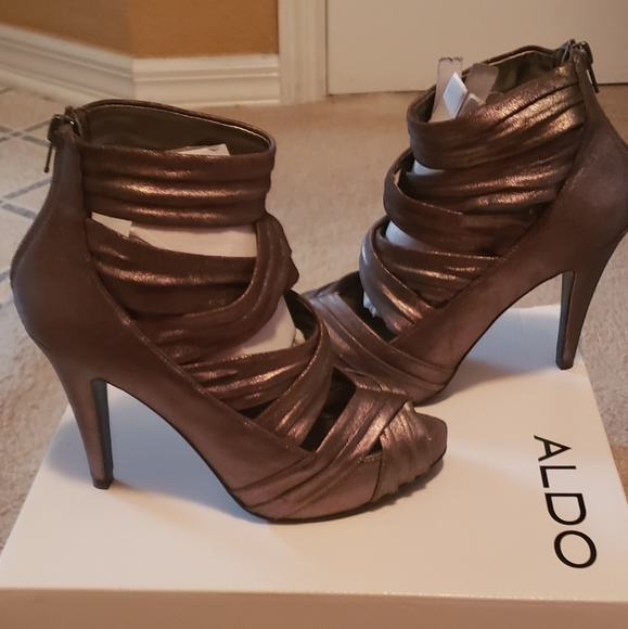 Aldo Women's Barthe Pewter Heels NIB - Picture 7 of 8